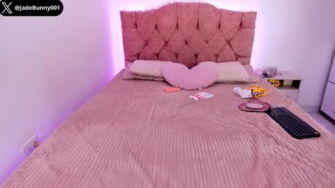 Snapshot of jade__weed chatting on October 7, 9:38 pm online show from October 7, 9:38 pm
