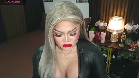 Snapshot of jasmine_brandy chatting on September 13, 10:15 pm Jasmine Brandy online show from September 13, 10:15 pm