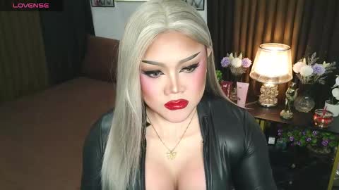 Snapshot of jasmine_brandy chatting on September 19, 12:27 am Jasmine Brandy online show from September 19, 12:27 am