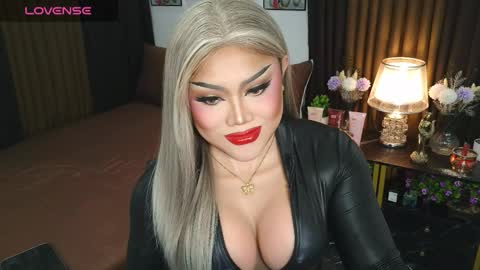 Snapshot of jasmine_brandy chatting on October 8, 11:17 pm Jasmine Brandy online show from October 8, 11:17 pm