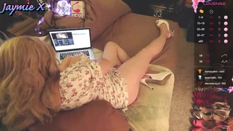 Snapshot of jaymiex chatting on September 15, 1:49 pm JaymieX online show from September 15, 1:49 pm