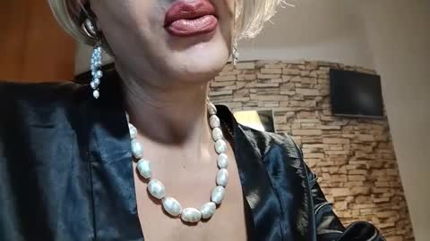 Snapshot of jbisex chatting on September 24, 10:27 pm Jbisex online show from September 24, 10:27 pm