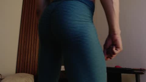 Snapshot of jeanys_sneider chatting on February 2, 8:46 am Jeays online show from February 2, 8:46 am