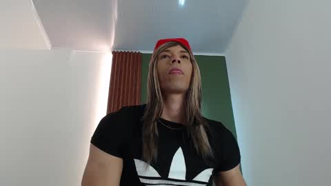 Snapshot of jeanys_sneider chatting on February 19, 3:28 am Jeays online show from February 19, 3:28 am