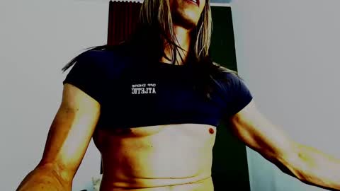 Snapshot of jeanys_sneider chatting on February 26, 2:04 am Jeays online show from February 26, 2:04 am