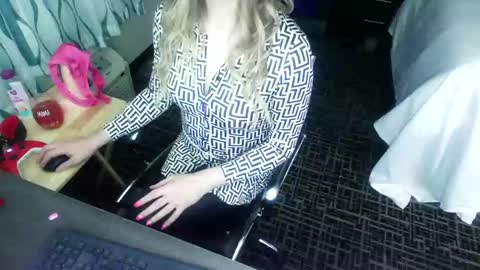 Snapshot of jennacd4life chatting on February 16, 9:27 pm Jenna Cross online show from February 16, 9:27 pm