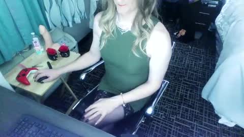 Snapshot of jennacd4life chatting on February 28, 2:53 am Jenna Cross online show from February 28, 2:53 am