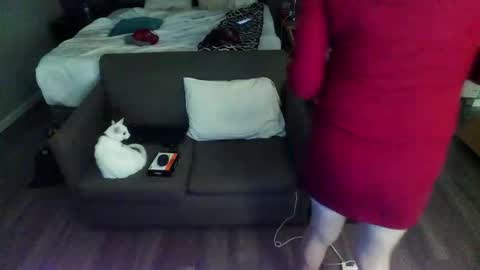 Jenna Cross online show from May 26, 9:01 pm