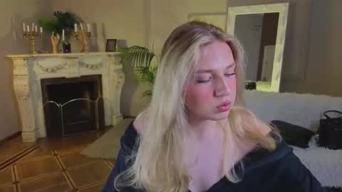 Snapshot of jes_solar chatting on September 11, 11:18 am jes_solar online show from September 11, 11:18 am