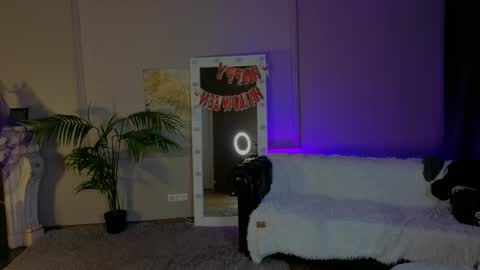 jes_solar online show from October 19, 9:07 pm