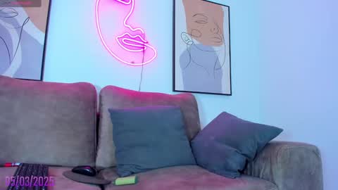 Snapshot of jesica_sanchez chatting on March 5, 6:39 pm jesica_sanchez online show from March 5, 6:39 pm