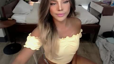 jesie_hot69 online show from June 4, 11:35 am