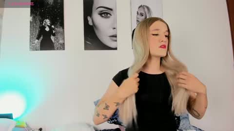 JESSI AND NAOMI online show from January 4, 4:01 am