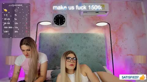 JESSI AND NAOMI online show from September 12, 12:41 am