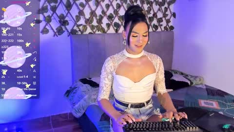 Snapshot of jessika_rabbits chatting on October 10, 4:46 am JESS online show from October 10, 4:46 am