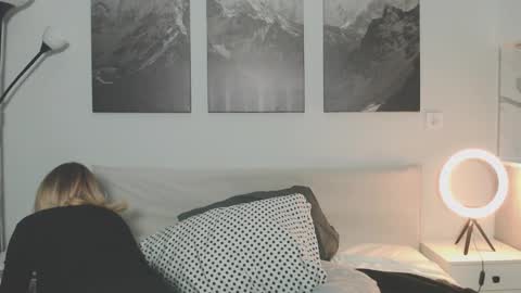 jessstonem online show from October 12, 9:28 pm