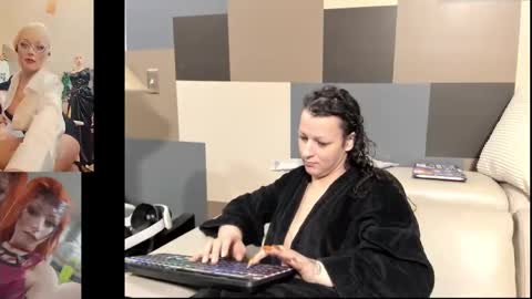 Snapshot of jessyboi0504 chatting on September 30, 10:59 am seductress Cyber Succubus online show from September 30, 10:59 am