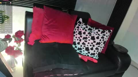 jhonymiller online show from October 21, 9:05 pm