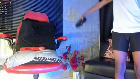 jhonymiller online show from November 11, 8:43 pm