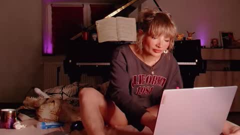 Anya online show from February 24, 11:20 pm