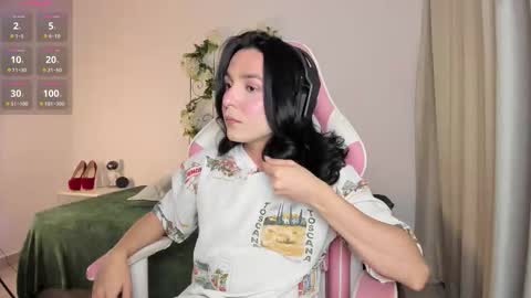 Snapshot of jiggly_ chatting on October 11, 1:19 am Jiggly online show from October 11, 1:19 am