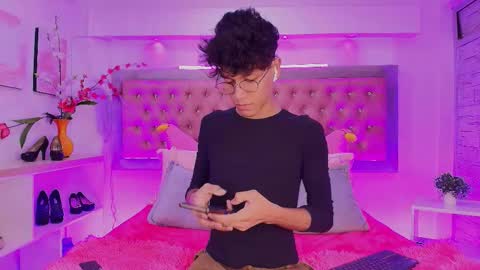 Snapshot of jonas_hiill chatting on October 6, 1:00 pm Jonas online show from October 6, 1:00 pm