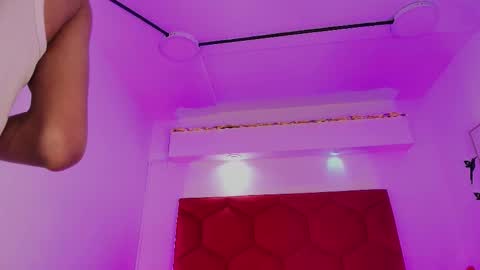 Jonas  online show from November 12, 1:32 pm