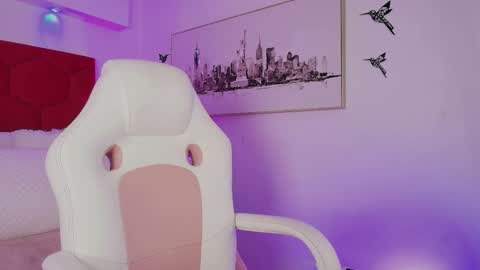 Jonas  online show from November 16, 2:38 pm