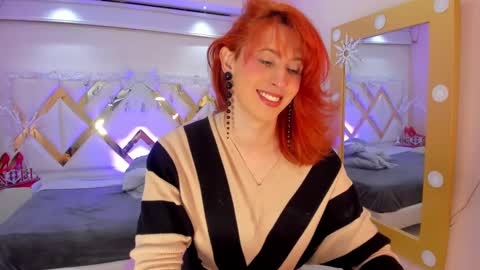 Snapshot of julianna_saenz chatting on December 7, 12:07 pm Juliana online show from December 7, 12:07 pm