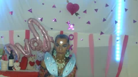 Snapshot of julieth_wolf chatting on February 14, 12:41 am Julieth Wolf online show from February 14, 12:41 am