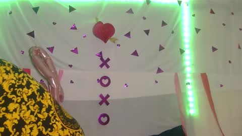 Snapshot of julieth_wolf chatting on February 18, 12:04 am Julieth Wolf online show from February 18, 12:04 am