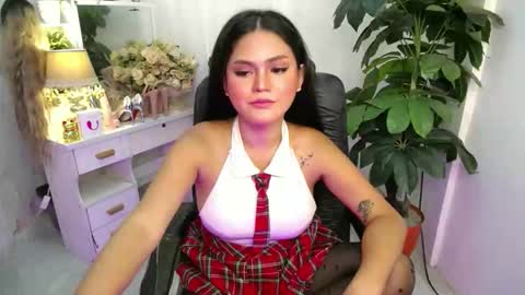 Snapshot of just_aleah chatting on October 7, 4:19 pm MY IG aleahgomez17 online show from October 7, 4:19 pm