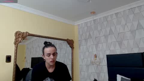 Snapshot of justineperry chatting on February 24, 4:05 am Justine online show from February 24, 4:05 am