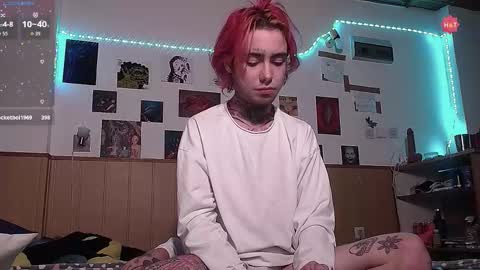 Snapshot of juuzou_kit chatting on September 26, 7:33 pm Juuzou hehim u can call me Juz online show from September 26, 7:33 pm