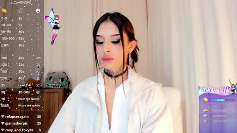 Snapshot of kali_ka chatting on December 4, 8:01 pm Kali Ka Please help me with your thumbs up its important dont forget my birthday on October 26 online show from December 4, 8:01 pm