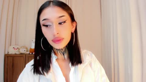 Snapshot of kali_ka chatting on December 10, 9:00 pm Kali Ka Please help me with your thumbs up its important dont forget my birthday on October 26 online show from December 10, 9:00 pm