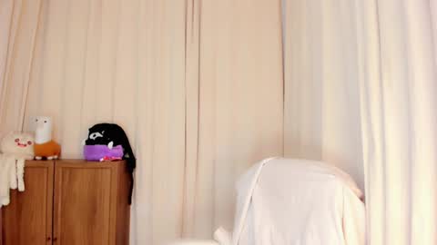 Snapshot of kali_ka chatting on December 27, 7:24 pm Kali Ka Please help me with your thumbs up its important dont forget my birthday on October 26 online show from December 27, 7:24 pm