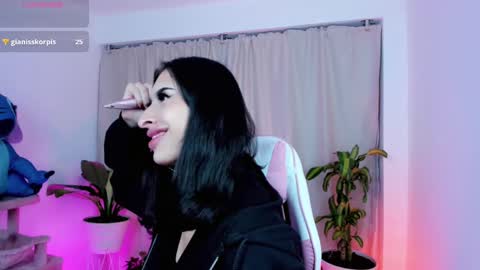 Snapshot of kali_ka chatting on February 24, 11:52 pm Kali Ka Please help me with your thumbs up its important dont forget my birthday on October 26 online show from February 24, 11:52 pm