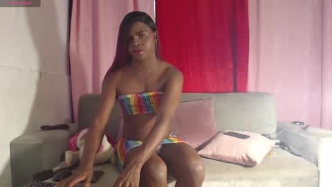 Snapshot of kaluana_sweet chatting on January 16, 11:16 pm KALUANA URBANO online show from January 16, 11:16 pm