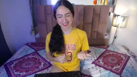 Snapshot of kammi_candy chatting on September 27, 2:09 am -- kammi -- online show from September 27, 2:09 am