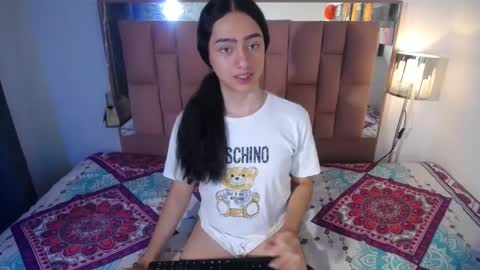 Snapshot of kammi_candy chatting on October 1, 2:01 am -- kammi -- online show from October 1, 2:01 am