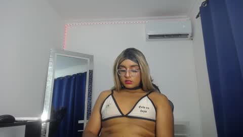 Snapshot of karla_dior chatting on January 31, 7:07 am DIOR online show from January 31, 7:07 am