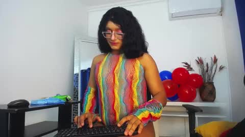 Snapshot of karla_dior chatting on February 25, 3:38 pm DIOR online show from February 25, 3:38 pm