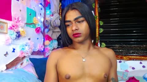Snapshot of karly_coffe chatting on January 1, 2:51 am KARLY. online show from January 1, 2:51 am