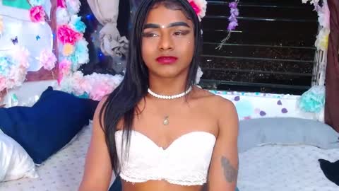 Snapshot of karly_coffe chatting on March 8, 6:43 am KARLY. online show from March 8, 6:43 am