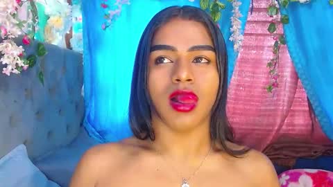Snapshot of karly_coffe chatting on October 6, 11:54 am KARLY. online show from October 6, 11:54 am