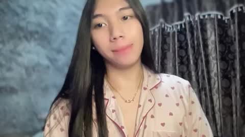 Snapshot of kat_hollandx chatting on February 6, 1:43 pm Majesty online show from February 6, 1:43 pm