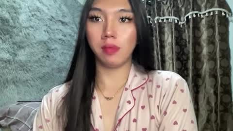 Snapshot of kat_hollandx chatting on February 20, 2:24 pm Majesty online show from February 20, 2:24 pm