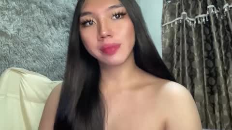 Snapshot of kat_hollandx chatting on March 8, 12:52 pm Majesty online show from March 8, 12:52 pm