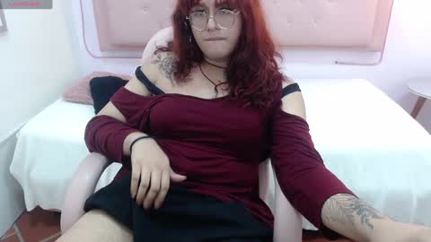 Snapshot of kate_pickman chatting on February 7, 2:40 am kate online show from February 7, 2:40 am